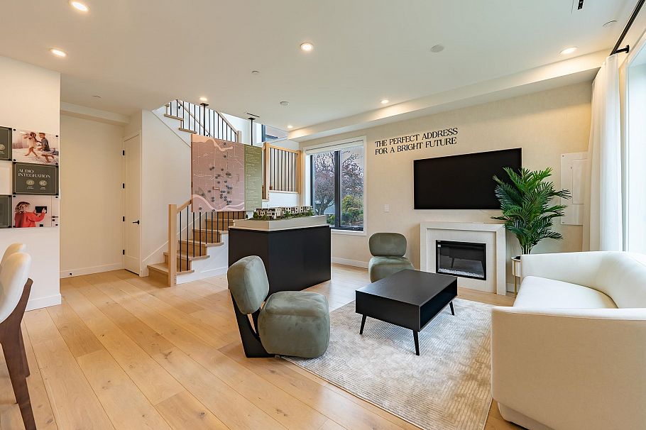 858 W 64th Avenue Vancouver, BC - 4