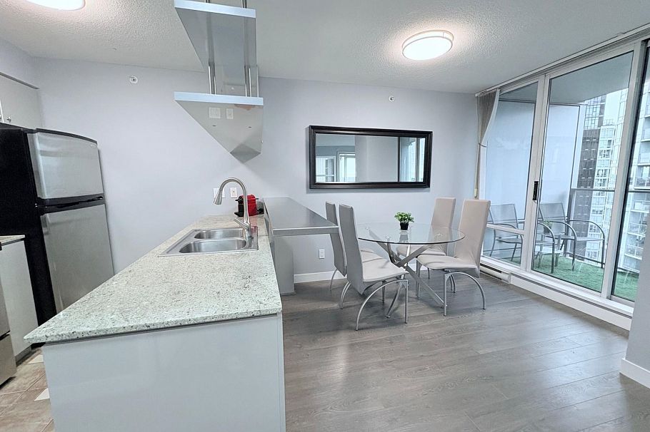 2706 1438 Richards Street Vancouver, BC - 6