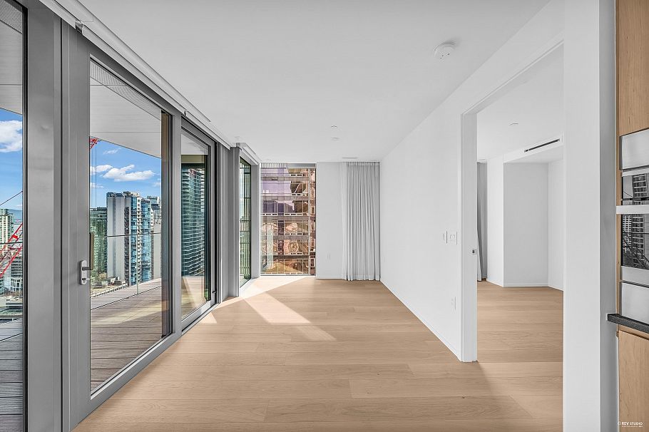 2203 1568 Alberni Street Vancouver, BC - 4