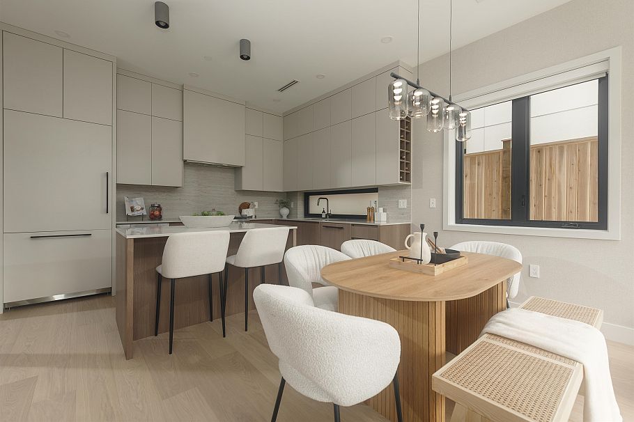 1 2637 W 12th Avenue Vancouver, BC - 5