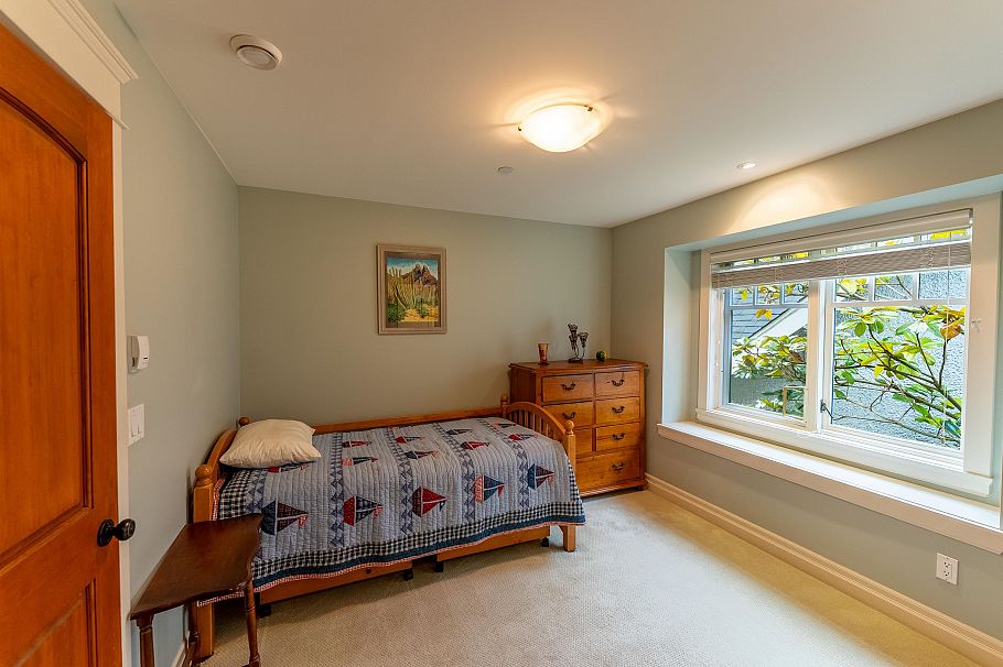 3939 W 14th Avenue Vancouver, BC - 20