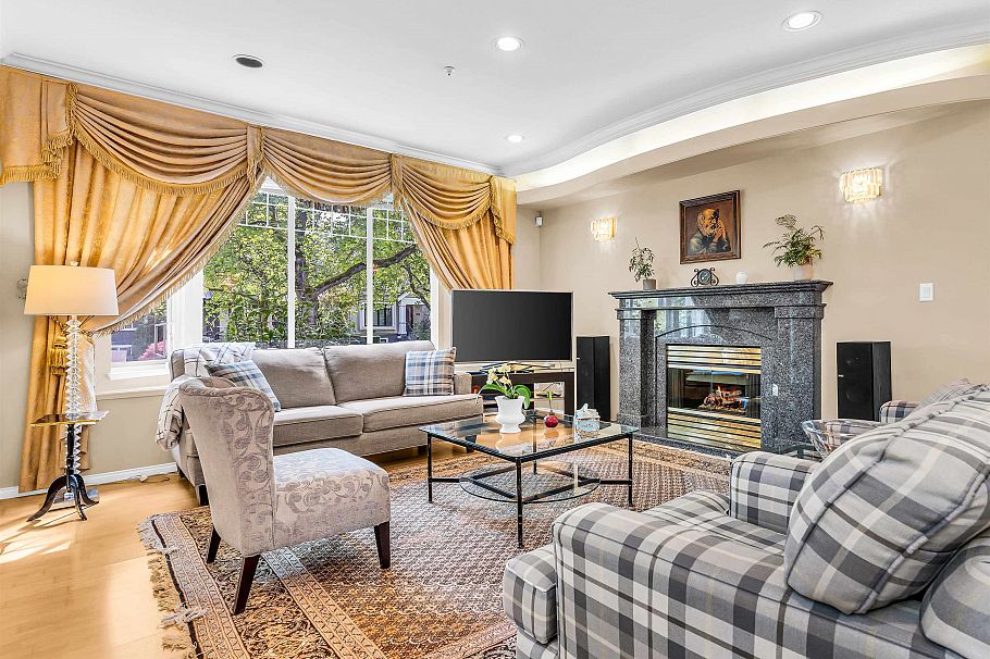 3263 W 14th Avenue Vancouver, BC - 2