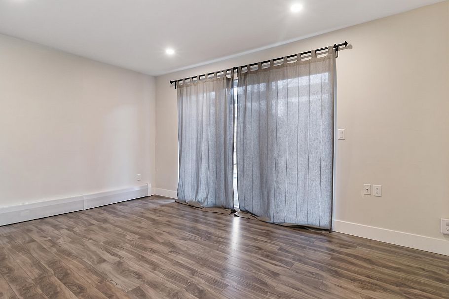 114 2250 Oxford Street Vancouver, BC - 12