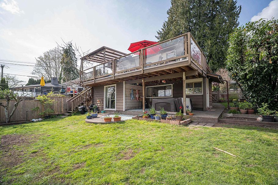1119 Cloverley Street North Vancouver, BC - 29