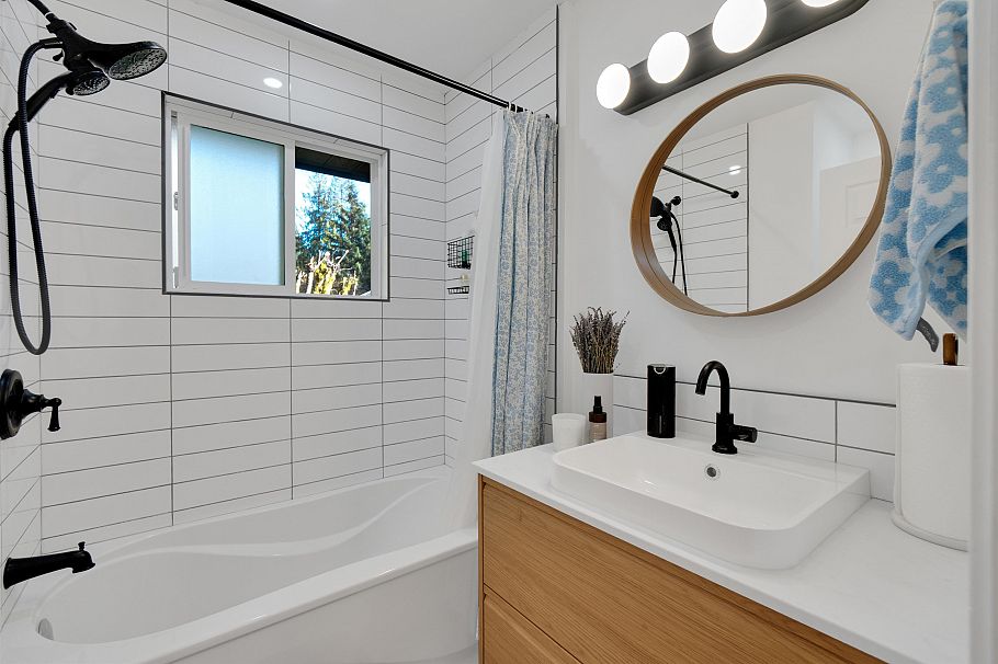 1652 Coleman Street North Vancouver, BC - 20