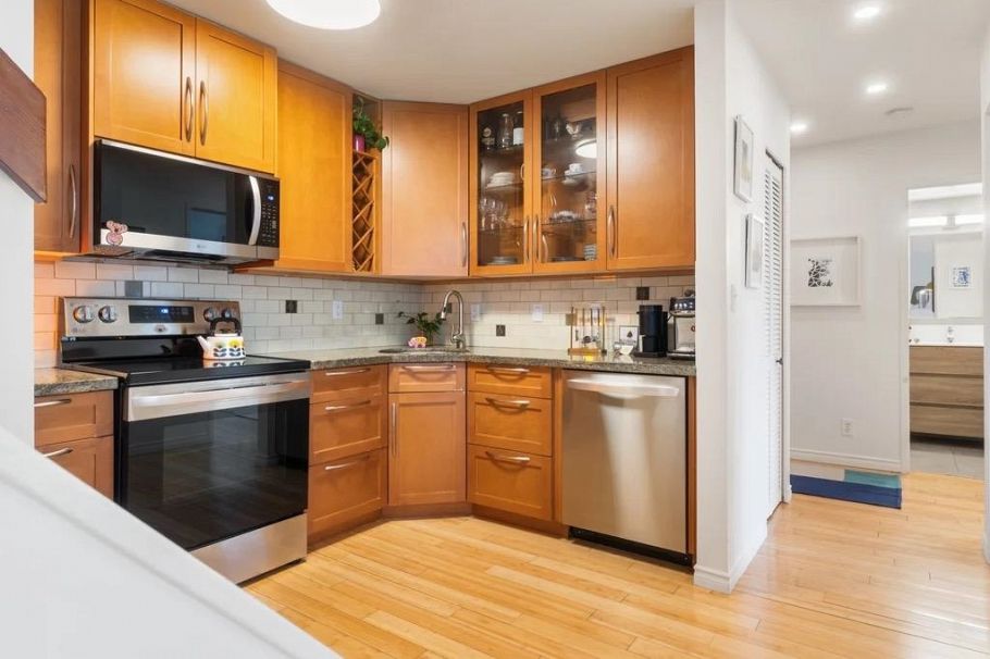 305 2001 Balsam Street Vancouver, BC - 10