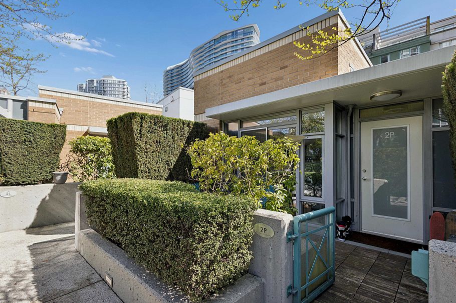 2P 1033 Marinaside Crescent Vancouver, BC - 2