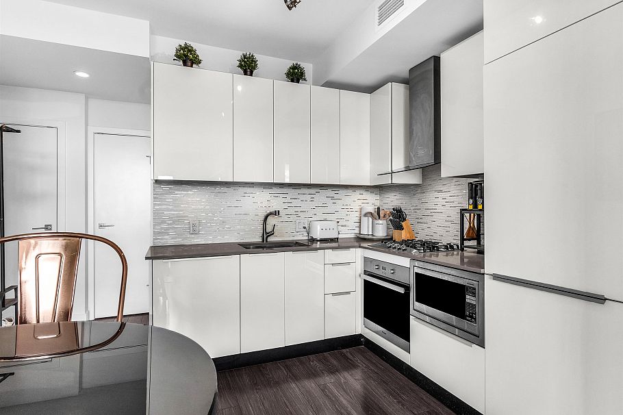 3305 1283 Howe Street Vancouver, BC - 9