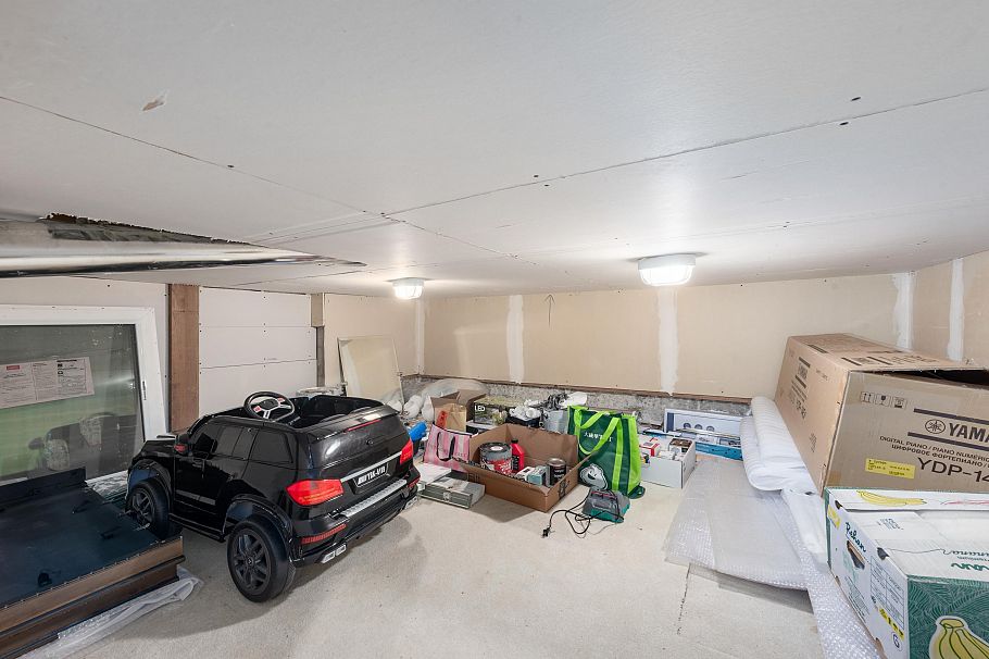 1991 Cedar Village Crescent North Vancouver, BC - 23