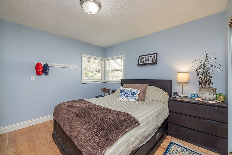 1119 Cloverley Street North Vancouver, BC - 10