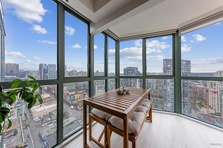 2704 1188 Howe Street Vancouver, BC - 13