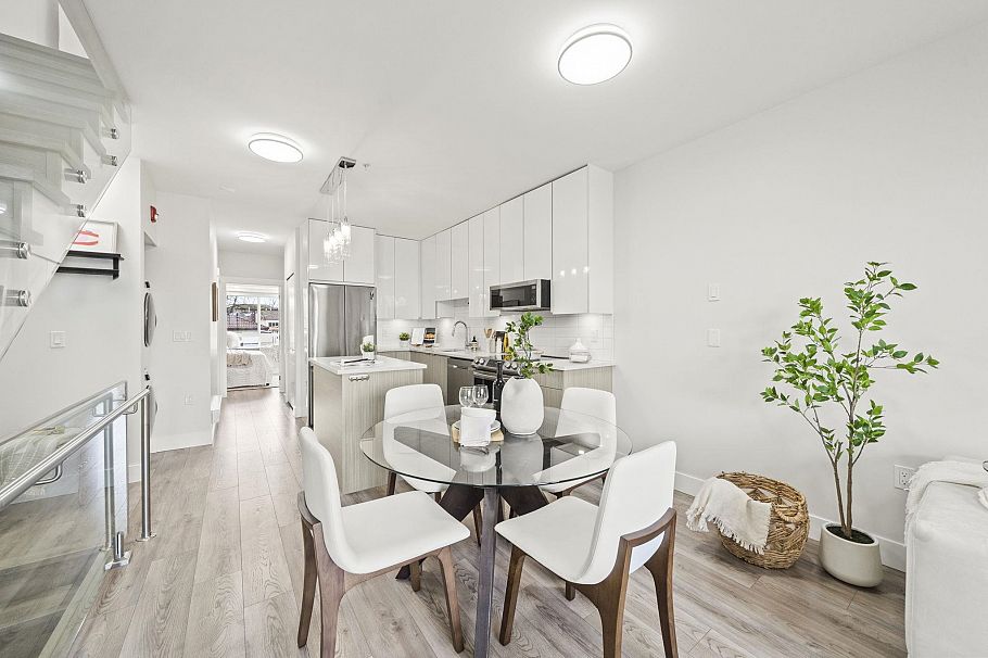 2296 E 33rd Avenue Vancouver, BC - 8