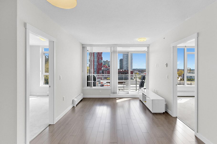 901 3281 E Kent Avenue North Vancouver, BC - 3