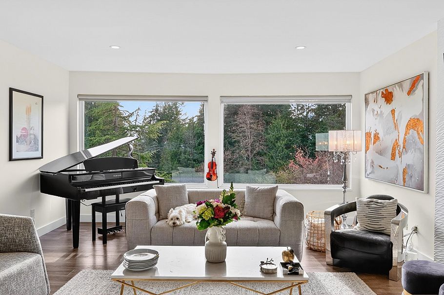 668 Alpine Court North Vancouver, BC - 3