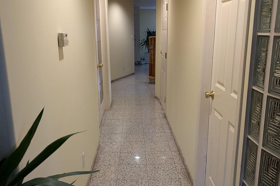 2935 E 17th Avenue Vancouver, BC - 3