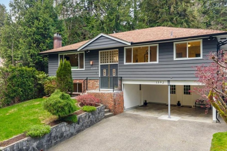 1392 Chamberlain Drive North Vancouver, BC - 1