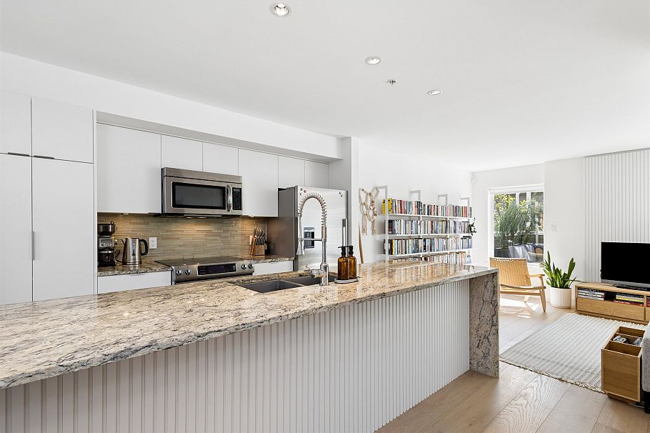 2 265 E 8th Street North Vancouver, BC - 11