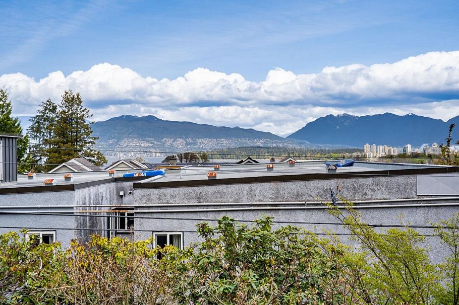 209 2211 W 2nd Avenue Vancouver, BC - 28