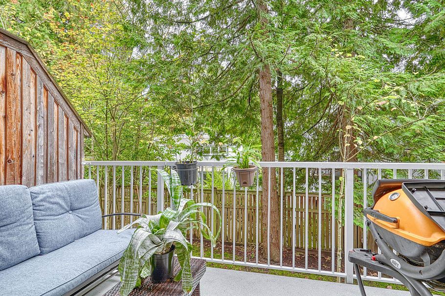 3264 Clermont Mews Vancouver, BC - 23