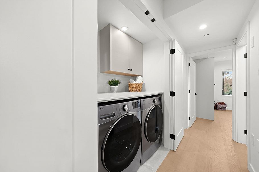 1 2247 Parker Street Vancouver, BC - 17