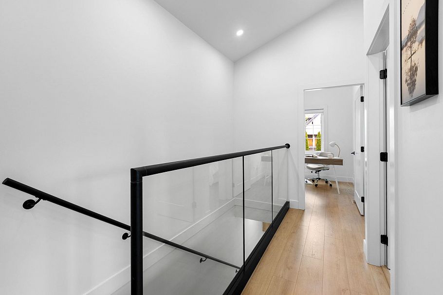 1 1620 E 11th Avenue Vancouver, BC - 26