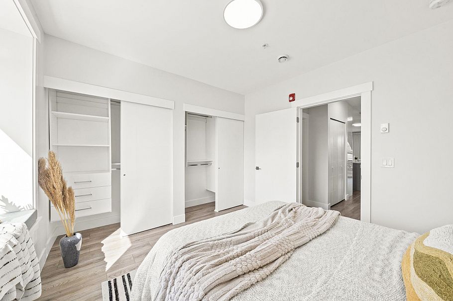 2296 E 33rd Avenue Vancouver, BC - 16