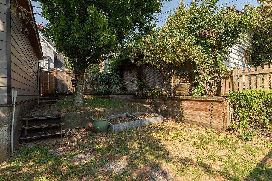 3853 Frances Street Burnaby, BC - 26