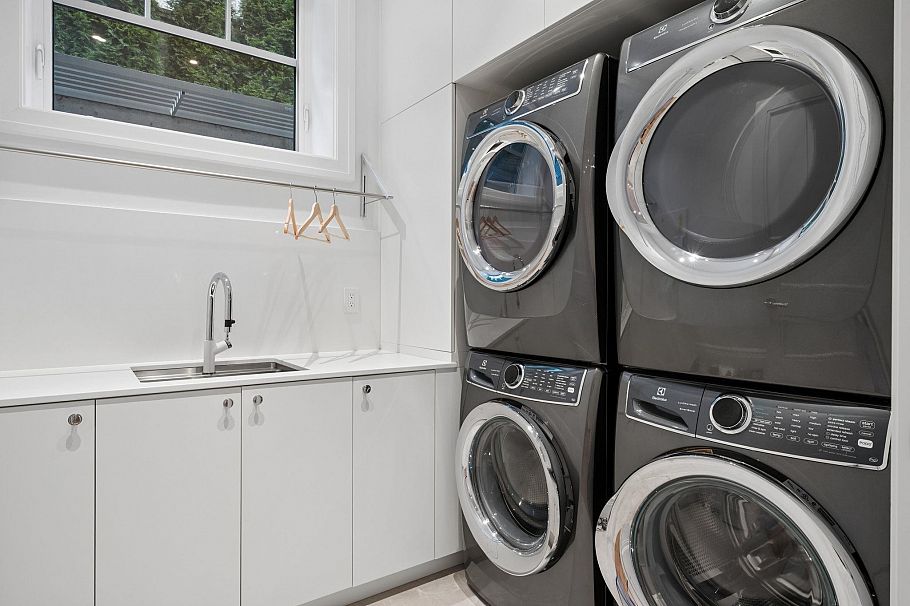 4021 W 28th Avenue Vancouver, BC - 35