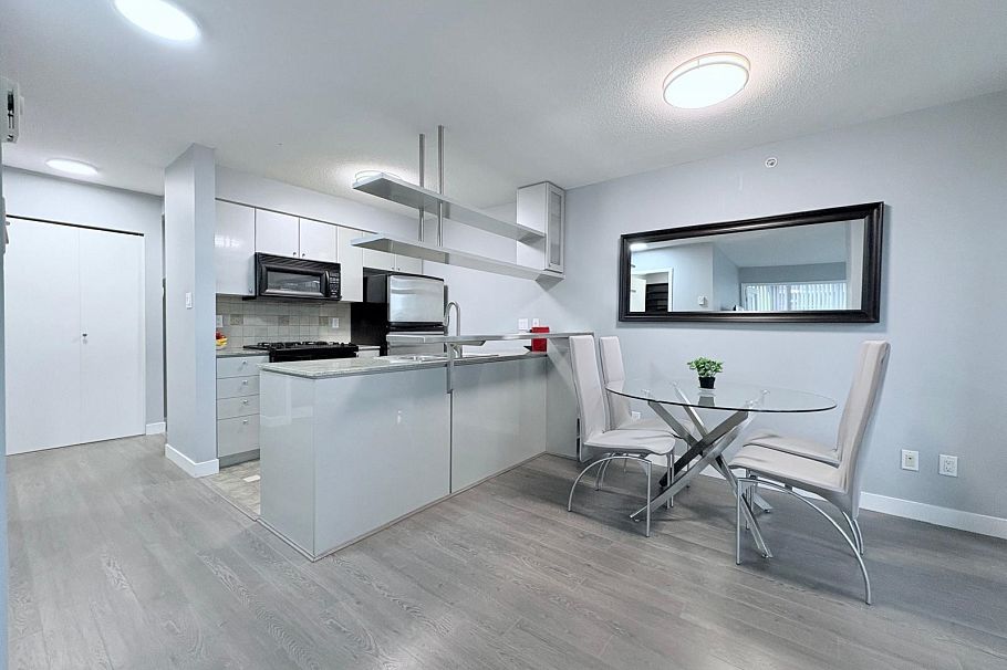 2706 1438 Richards Street Vancouver, BC - 3