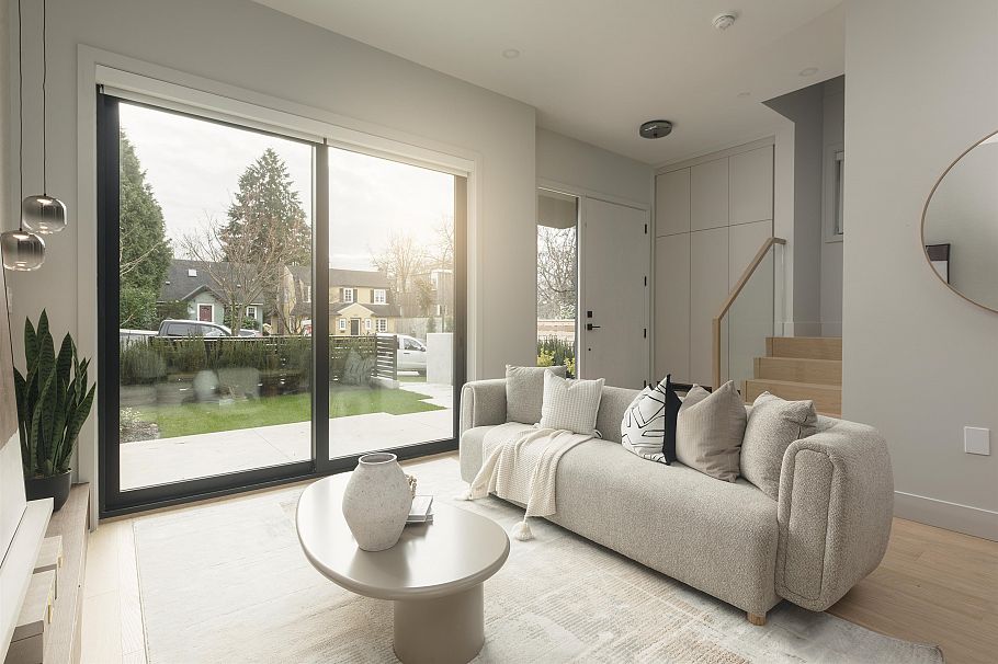 1 2637 W 12th Avenue Vancouver, BC - 3