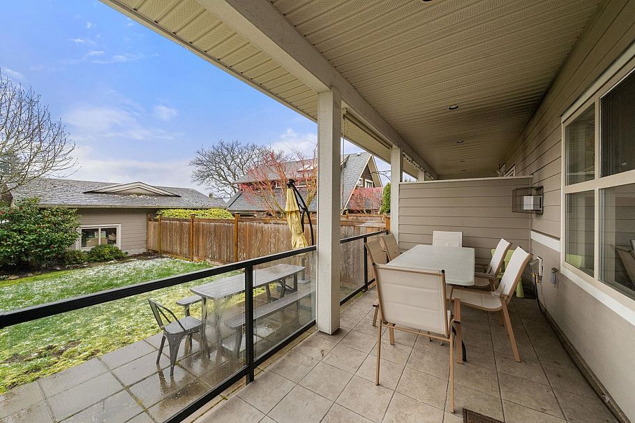 341 E 8th Street North Vancouver, BC - 16