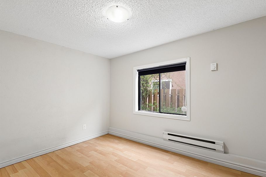 2056 E 13th Avenue Vancouver, BC - 14