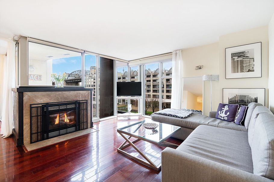 503 990 Beach Avenue Vancouver, BC - 1