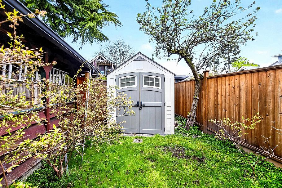 2975 W 8th Avenue Vancouver, BC - 34