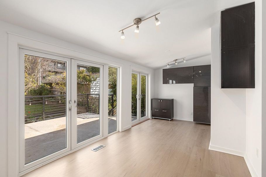 3853 Frances Street Burnaby, BC - 11