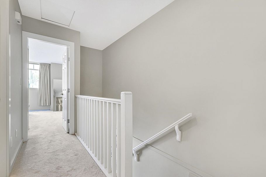 3264 Clermont Mews Vancouver, BC - 22
