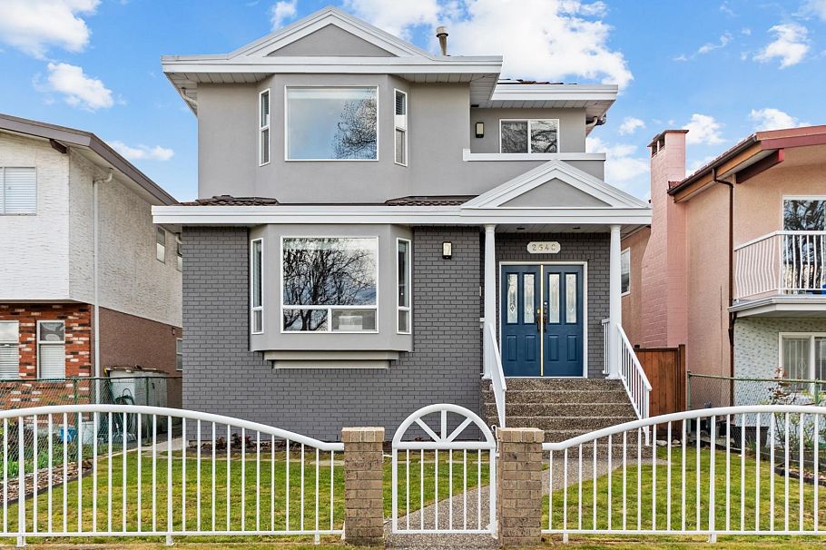 2648 E 19th Avenue Vancouver, BC - 2