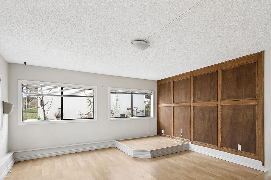 2056 E 13th Avenue Vancouver, BC - 13