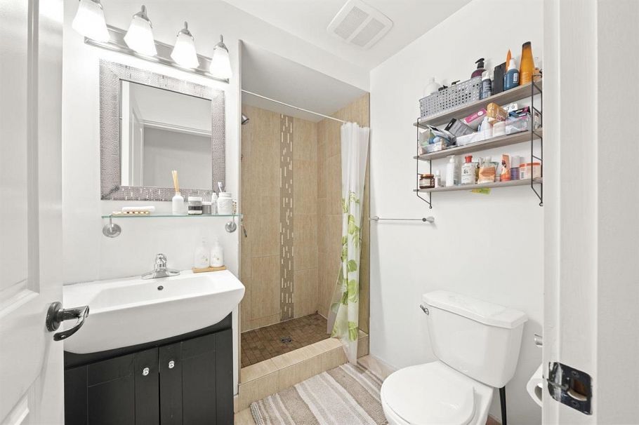 2452 2492 Balsam Street Vancouver, BC - 39