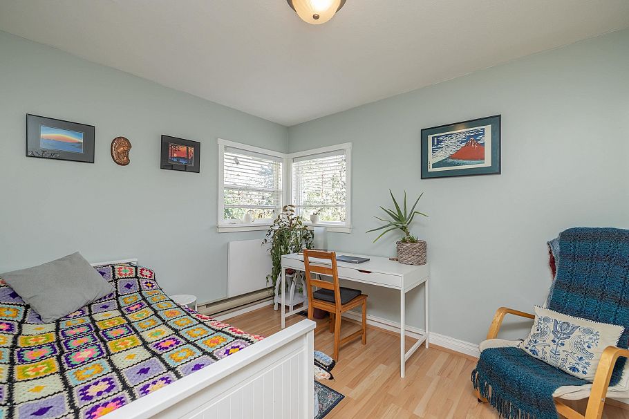 1119 Cloverley Street North Vancouver, BC - 11