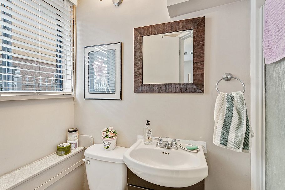 2136 Jones Avenue North Vancouver, BC - 16