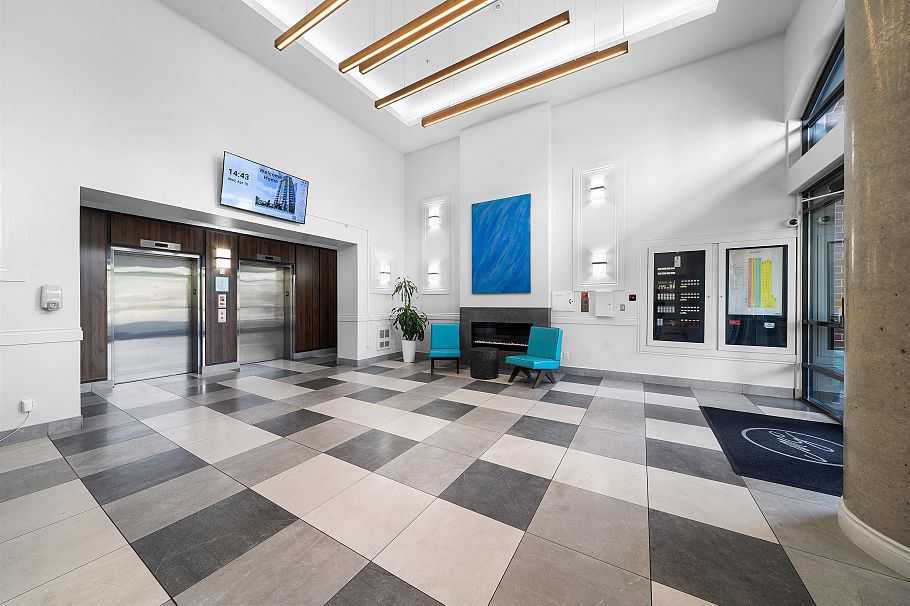 1906 4132 Halifax Street Burnaby, BC - 2