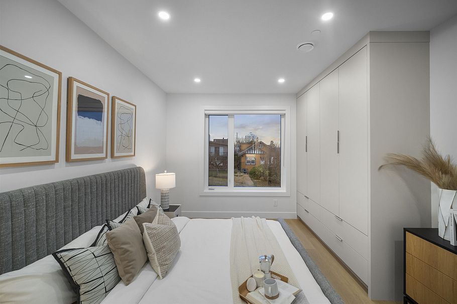 1 3623 Triumph Street Vancouver, BC - 18