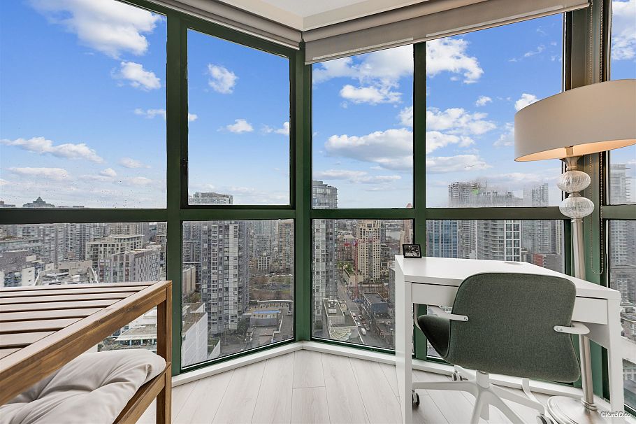 2704 1188 Howe Street Vancouver, BC - 18