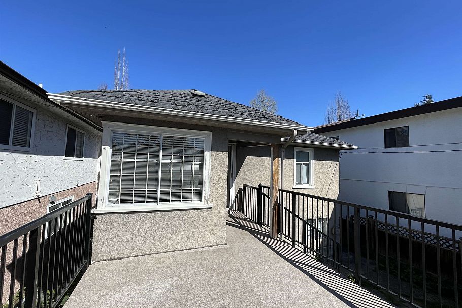 782 W 66th Avenue Vancouver, BC - 11