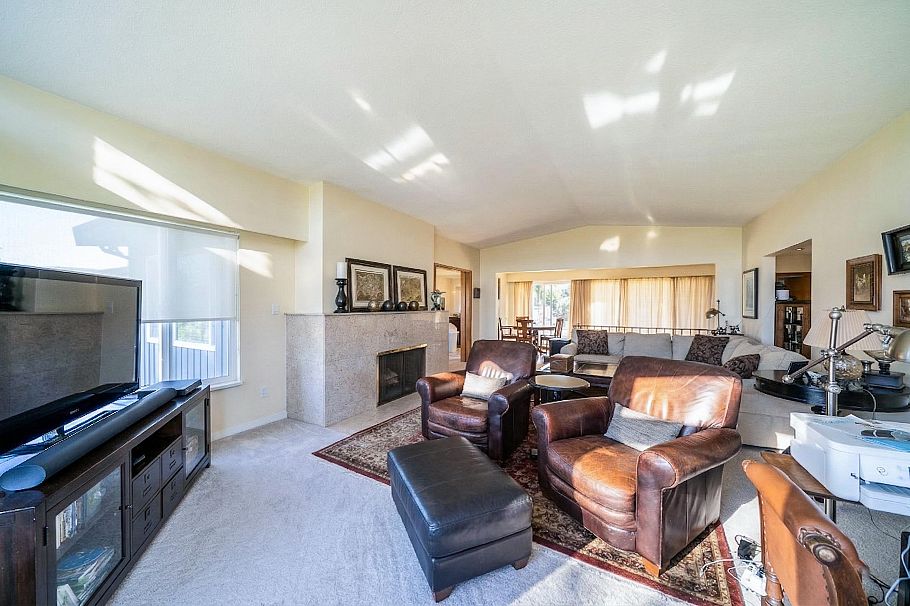2244 W 32nd Avenue Vancouver, BC - 9