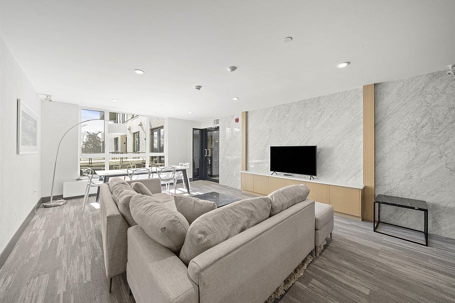 116 747 E 3rd Street North Vancouver, BC - 36