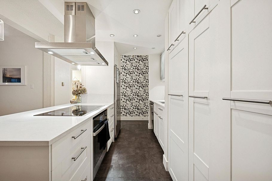 304 1535 Nelson Street Vancouver, BC - 9