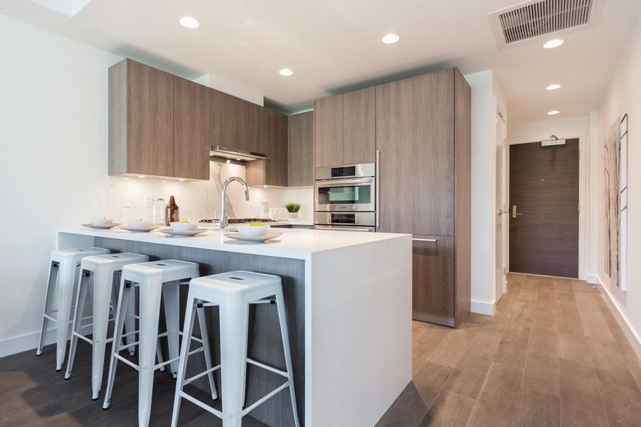 404 1295 Conifer Street North Vancouver, BC - 6