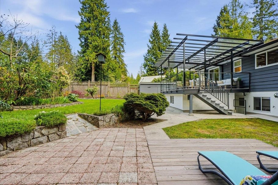 1392 Chamberlain Drive North Vancouver, BC - 32